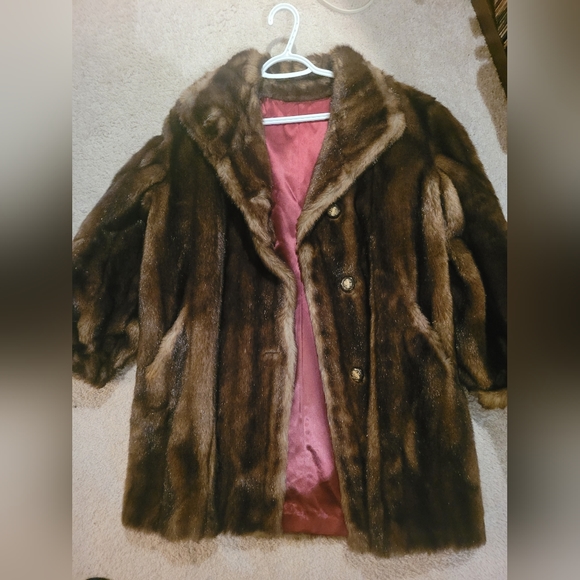 Vintage faux fur coat - Picture 1 of 6
